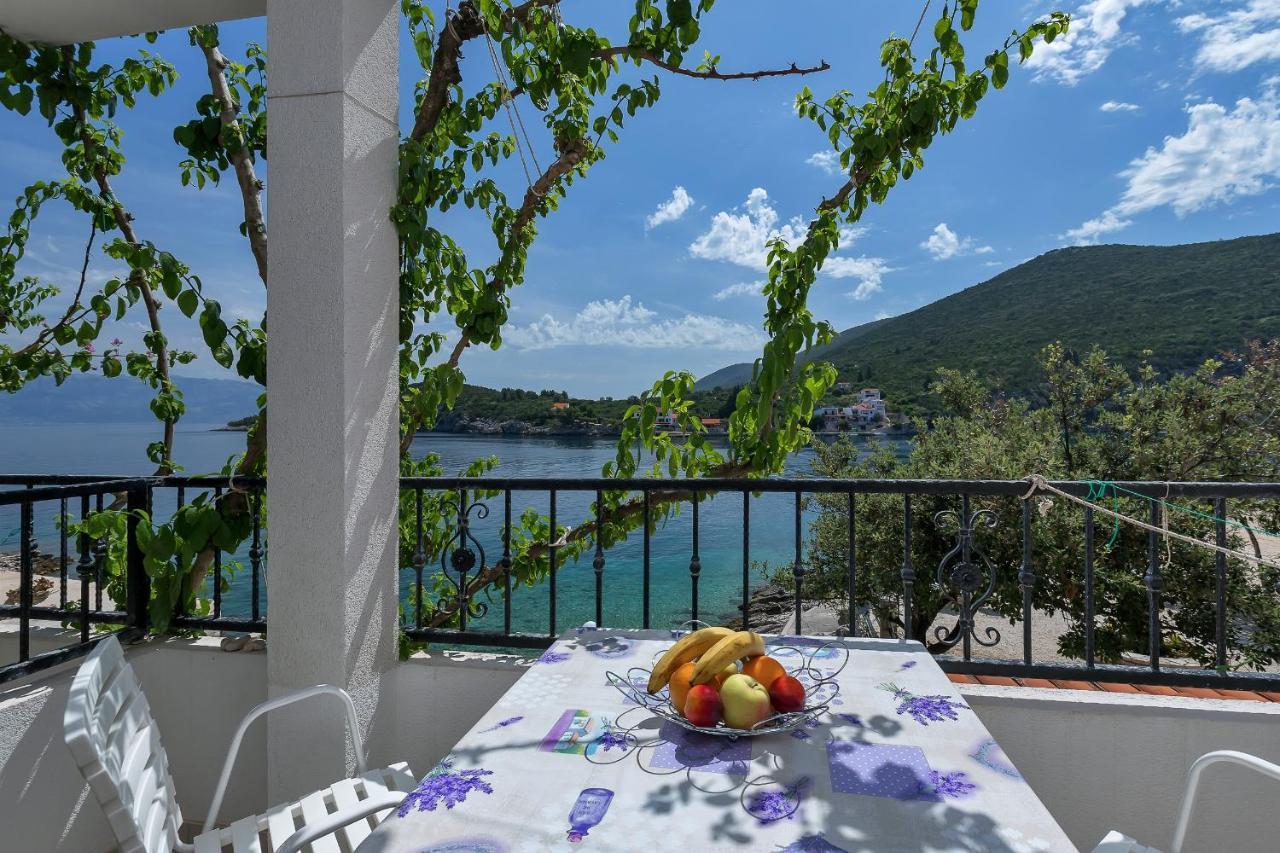 Studio Pokrivenik 10427A Zastražišće Buitenkant foto